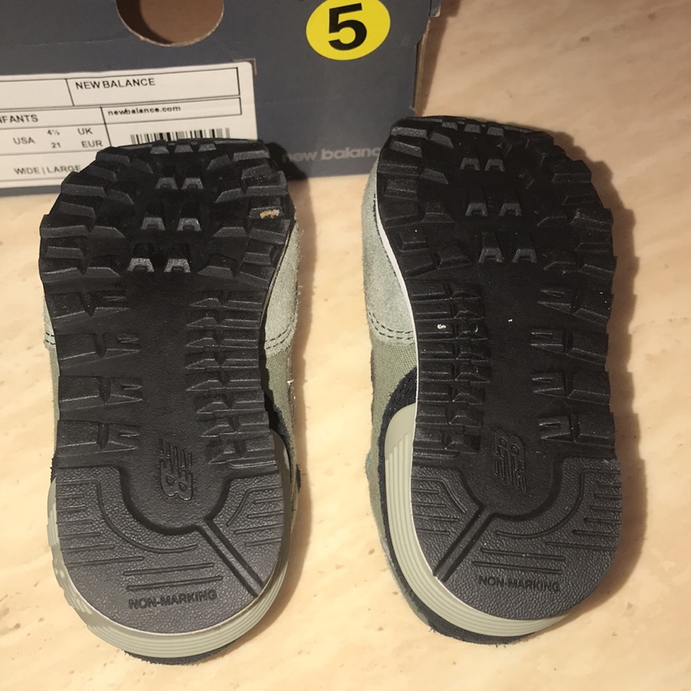 New Balance - Picture 4 of 4